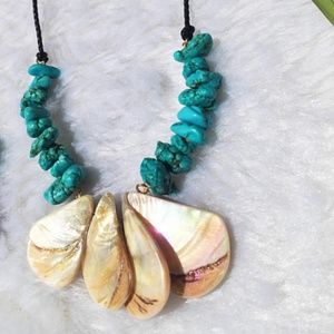 NEW Handmade White Seashell Hook Earrings CCO